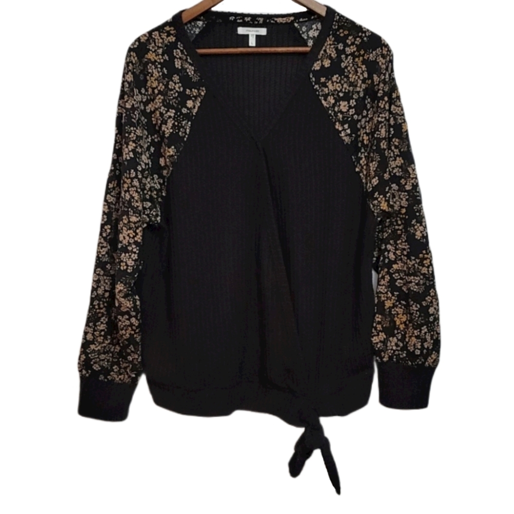Maurices Black Vneck Top with Floral Sleev…